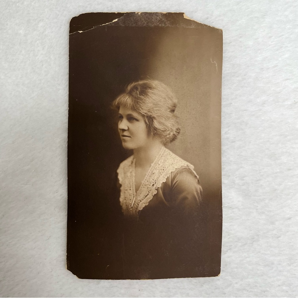 Antique Photo 1910s Lady in Lace Collar Edwardian Fashion Sepia Portrait